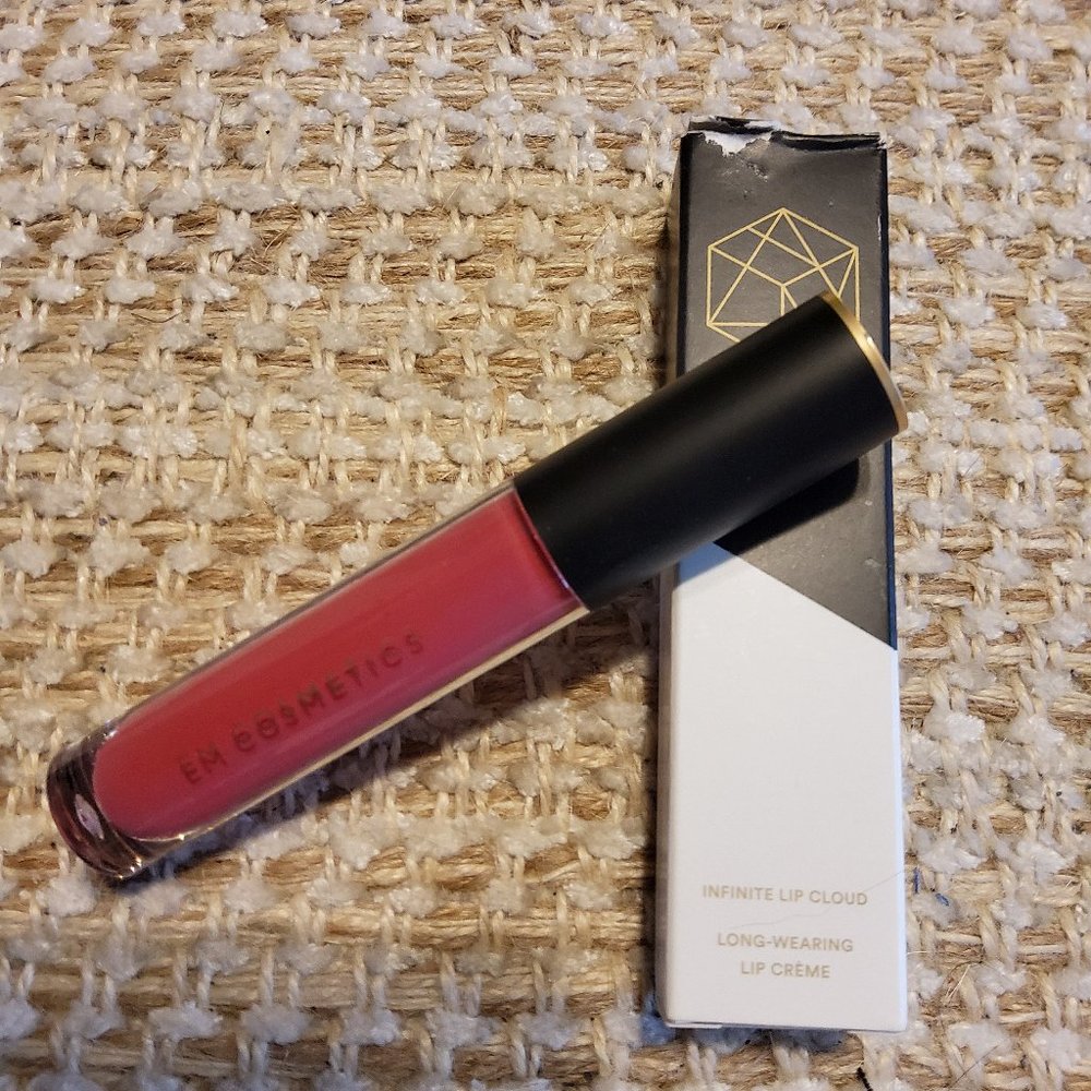 EM infinite lip cloud